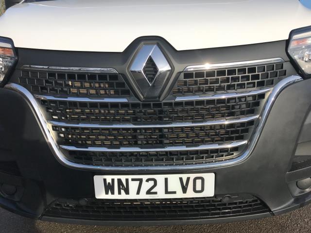 2022 Renault Master Lm35dci 135 Business+ Medium Roof Van (WN72LVO) Image 13