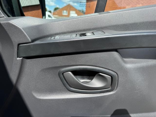 2023 Renault Trafic Sl28 Blue Dci 130 Business+ Van (WO72CPX) Image 20