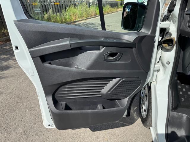 2023 Renault Trafic Sl28 Blue Dci 130 Business+ Van (WO72CPX) Image 40