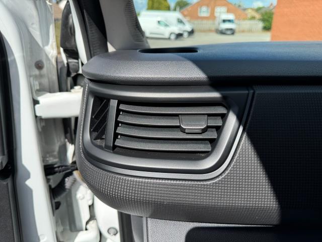2023 Renault Trafic Sl28 Blue Dci 130 Business+ Van (WO72CPX) Image 44