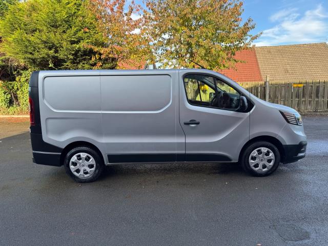 2022 Renault Trafic Sl28 BLUE DCI 130 BUSINESS+ EURO 6 VAN (WP22NBB) Image 10