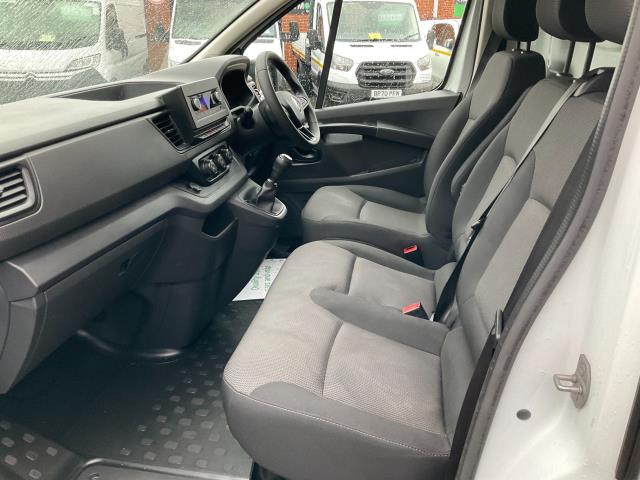 2022 Renault Trafic Sl28 Blue Dci 150 Business Van (WP22ZRX) Image 7