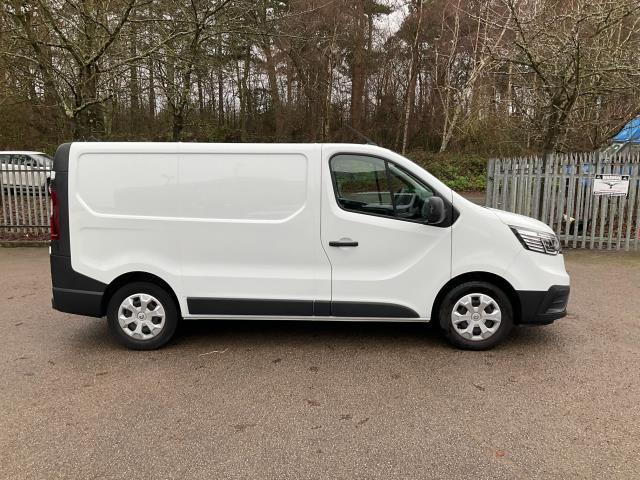 2022 Renault Trafic Sl28 Blue Dci 150 Business Van (WP22ZRX) Image 15