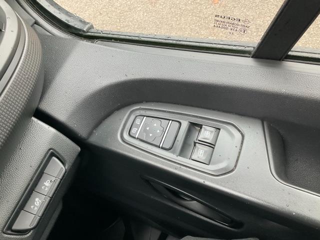 2022 Renault Trafic Sl28 Blue Dci 150 Business Van (WP22ZRX) Image 30