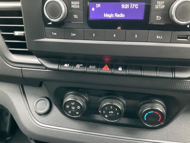 2022 Renault Trafic Sl28 Blue Dci 150 Business Van (WP22ZRX) Image 22