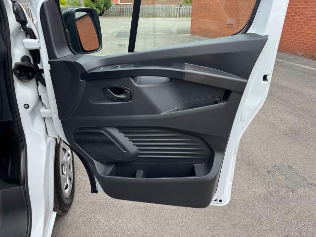 2023 Renault Trafic Sl28 Blue DCI 130 Business+ Van (WP23FBE) Image 18