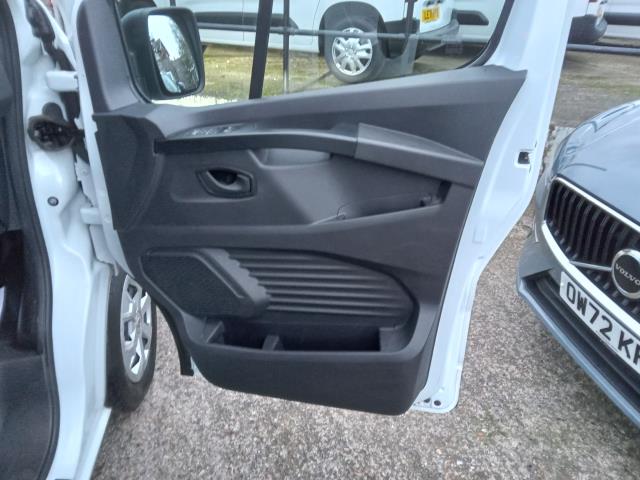 2023 Renault Trafic Sl28 Blue Dci 130 Business+ Van (WP23YPO) Image 24