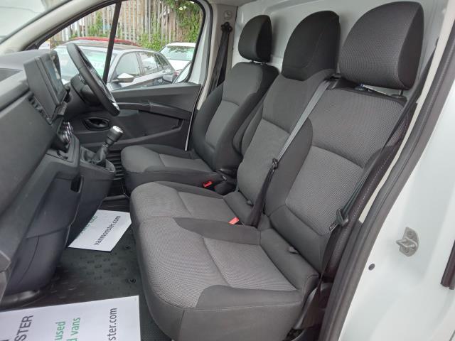 2023 Renault Trafic Sl28 Blue Dci 130 Business+ Van (WP23YRX) Image 17