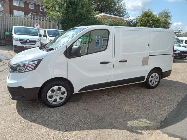 2023 Renault Trafic Sl28 Blue Dci 130 Business+ Van 68MPH Limiter (WP23YWF) Image 6