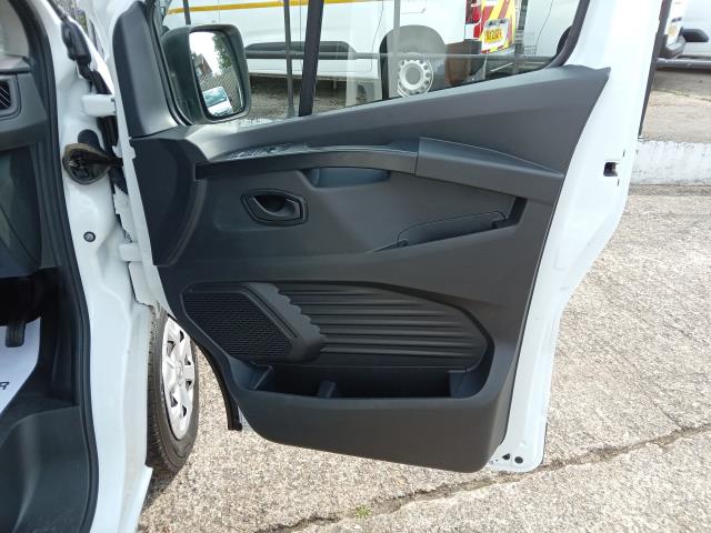 2023 Renault Trafic Sl28 Blue Dci 130 Business+ Van 68MPH Limiter (WP23YWF) Image 26