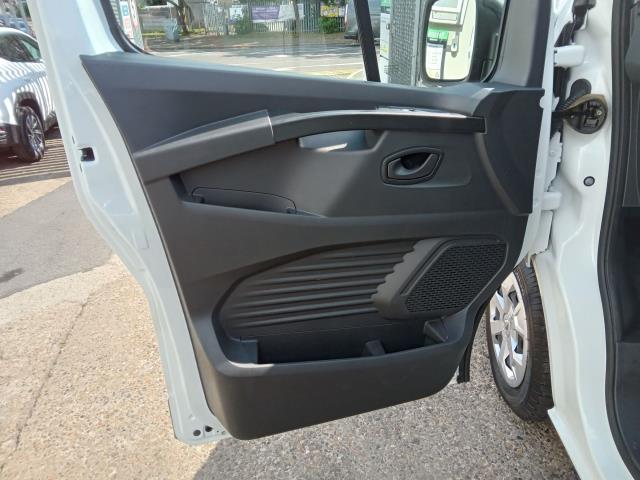 2023 Renault Trafic Sl28 Blue Dci 130 Business+ Van 68MPH Limiter (WP23YWF) Image 20