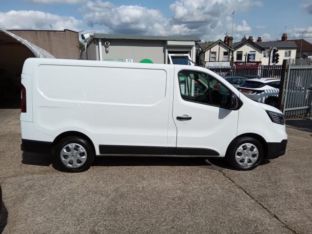 2023 Renault Trafic Sl28 Blue Dci 130 Business+ Van 68MPH Limiter (WP23YWF) Image 8