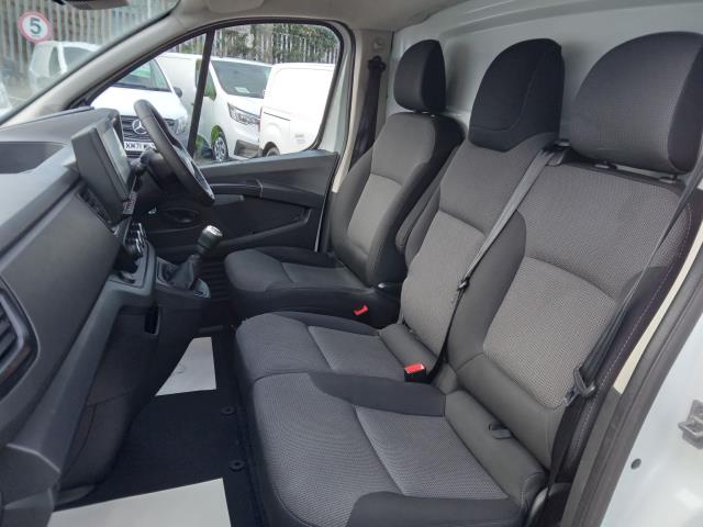 2023 Renault Trafic Sl28 Blue Dci 130 Business+ Van (WP23YXH) Image 17