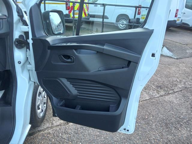 2023 Renault Trafic Sl28 Blue Dci 130 Business+ Van (WP23YXH) Image 23