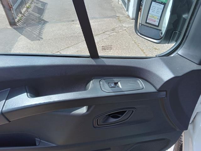 2023 Renault Trafic Sl28 Blue Dci 130 Business+ Van (WP23YYD) Image 18