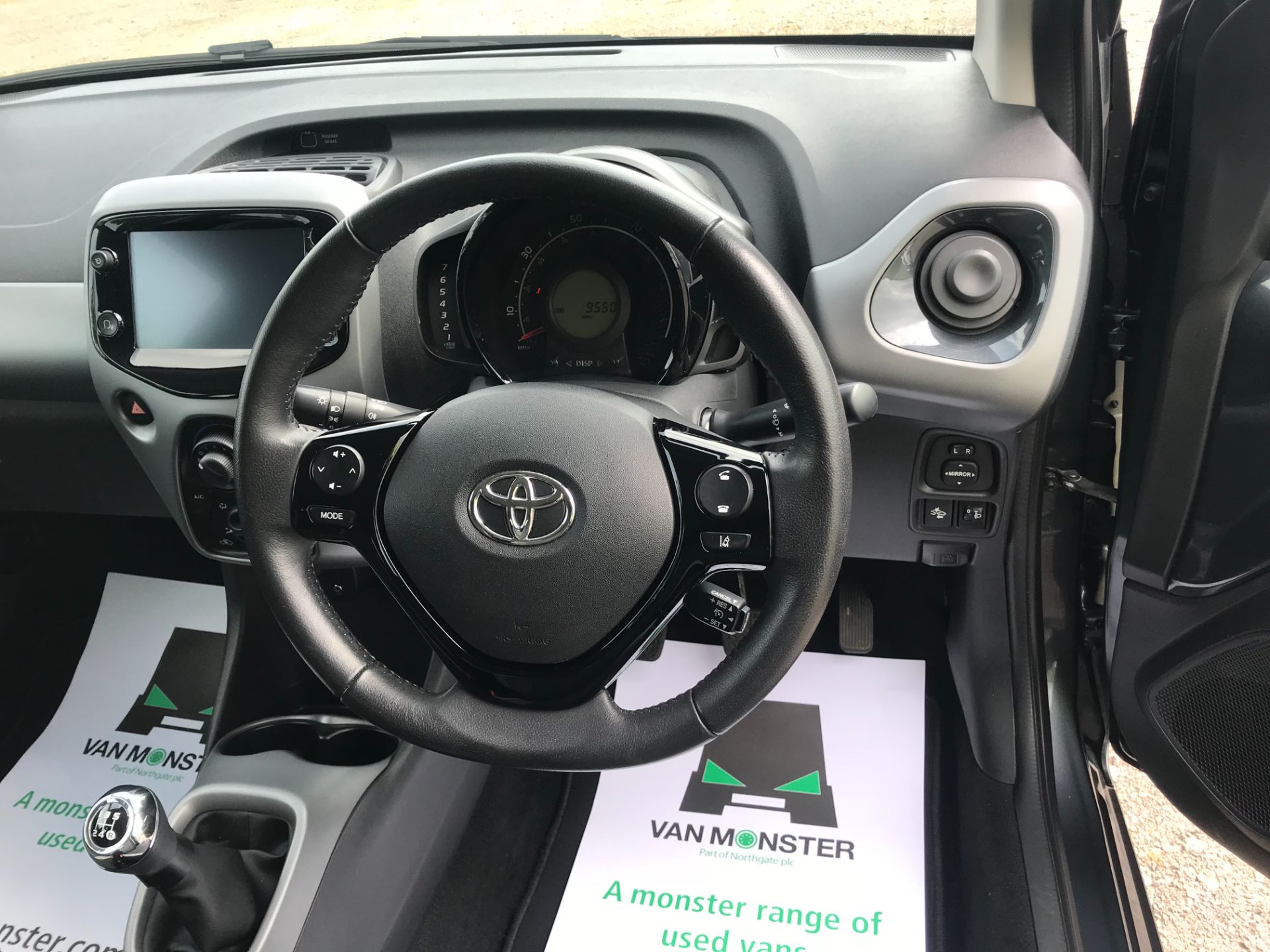 2020 Toyota Aygo 1.0 Vvt-I X-Play Tss 5Dr (WP70YJV) Thumbnail 26