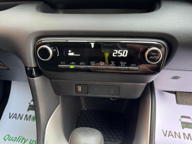 2021 Toyota Yaris 1.5 Hybrid Icon 5Dr CVT (WP71OOG) Image 32