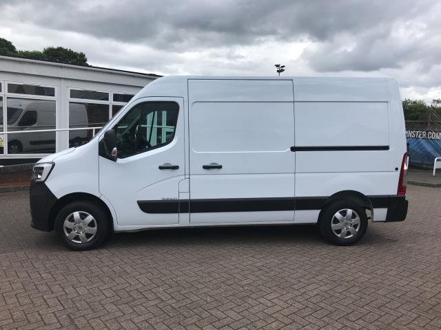 2022 Renault Master MM35DCI 135 BUSINESS+ MWB MEDIUM ROOF EURO 6 VAN (WP72SKK) Image 5