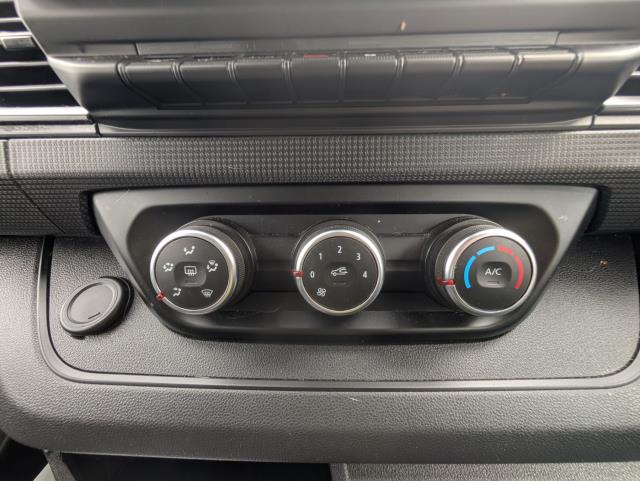 2023 Renault Trafic Sl28 Blue Dci 130 Business+ Van (WP73LRL) Image 28
