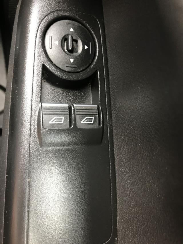 2020 Ford Transit Courier 1.0 Ecoboost Limited Van [6 Speed] (WR70YBO) Image 33