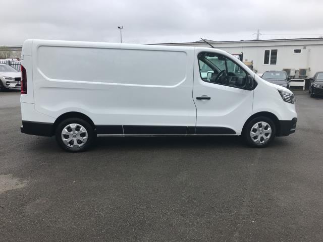 2023 Renault Trafic Ll30 Blue Dci 130 Advance Van (WR73NSZ) Image 13
