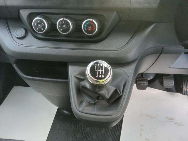 2023 Renault Trafic Ll30 Blue Dci 130 Advance Van (WR73NTC) Image 28