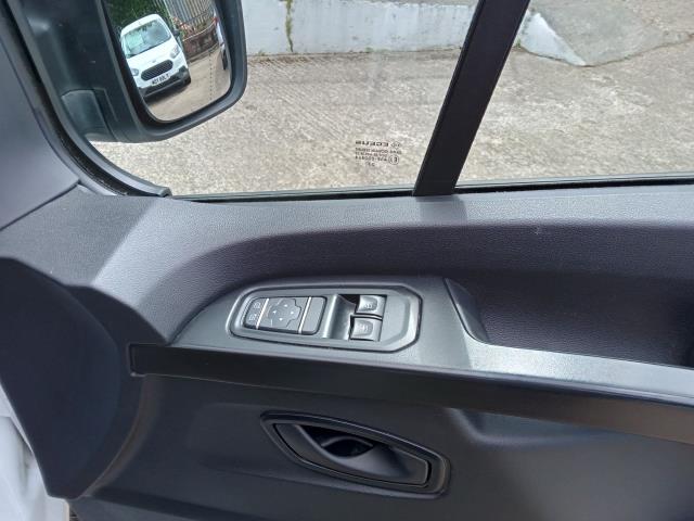 2023 Renault Trafic Ll30 Blue Dci 130 Advance Van (WR73NVP) Image 22