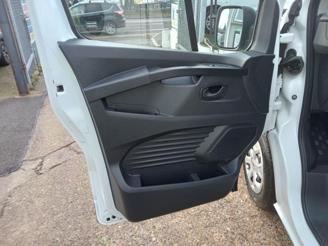 2022 Renault Trafic Ll30 Blue Dci 130 Business+ Van (YA22DHV) Image 21