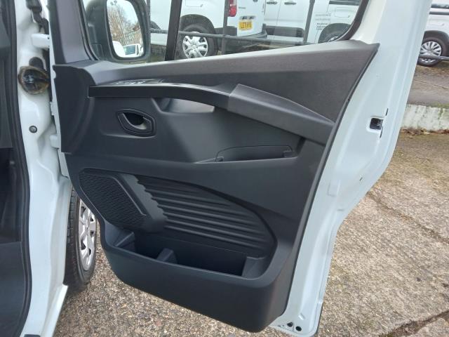 2022 Renault Trafic Ll30 Blue Dci 130 Business+ Van (YA22DHV) Image 25