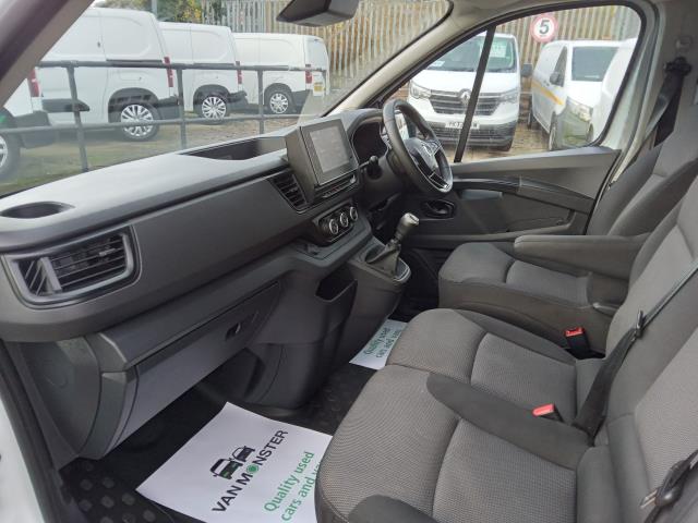 2022 Renault Trafic Ll30 Blue Dci 130 Business+ Van (YA22DHV) Image 17