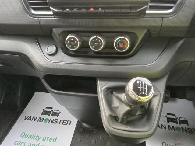 2022 Renault Trafic Ll30 Blue Dci 130 Business+ Van (YA22DHV) Image 29