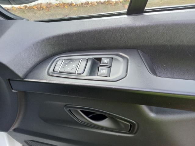 2022 Renault Trafic Ll30 Blue Dci 130 Business+ Van (YA22DHV) Image 24