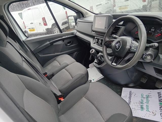 2022 Renault Trafic Ll30 Blue Dci 130 Business+ Van (YA22DJV) Image 34