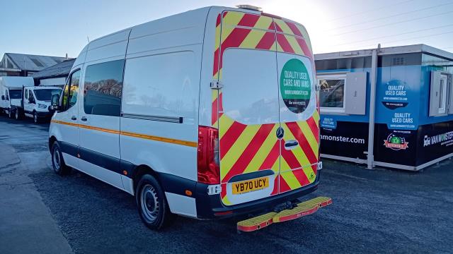 2020 Mercedes-Benz Sprinter 3.5T H2 Progressive Van *WELFARE UTILITY VAN RARE TO MARKET* (YB70UCY) Image 6