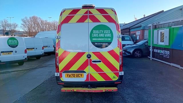 2020 Mercedes-Benz Sprinter 3.5T H2 Progressive Van *WELFARE UTILITY VAN RARE TO MARKET* (YB70UCY) Image 7