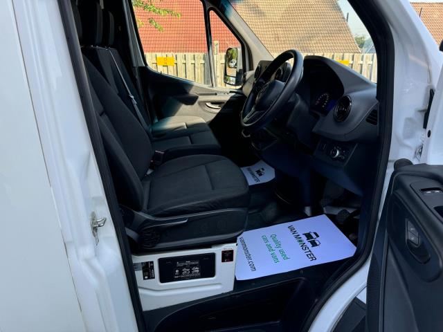 2022 Mercedes-Benz Sprinter 3.5T Progressive Luton 314 CDI L3 RWD (YF71CVW) Image 13