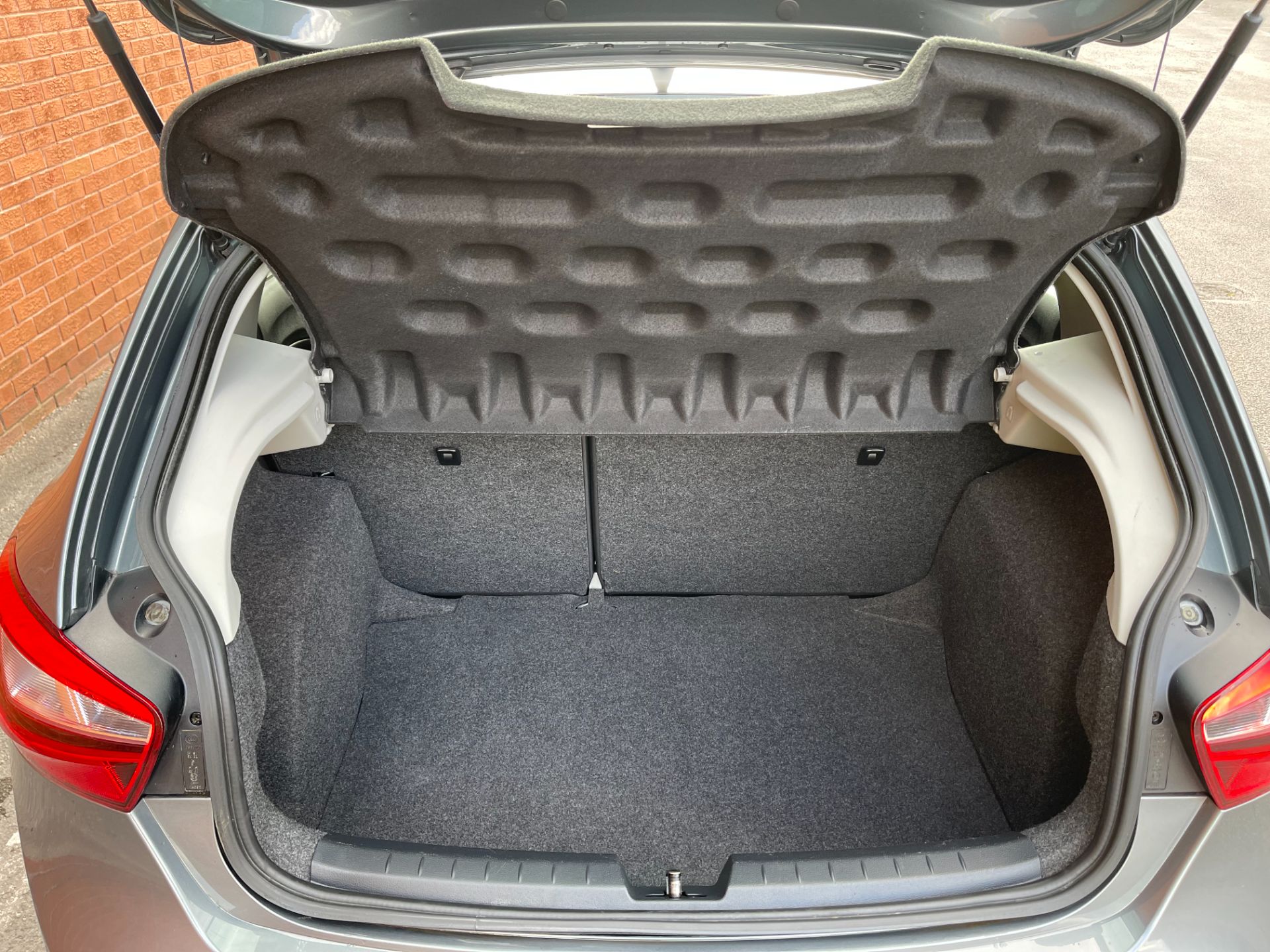 2016 Seat Ibiza 1.2 TSI 110 Fr 5Dr (YH16KZU) Thumbnail 17
