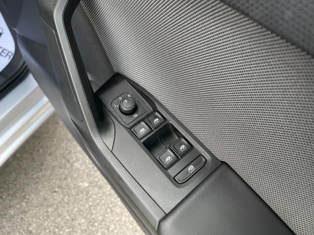 2021 Seat Leon 1.0 TSI Evo SE Dynamic 5Dr (YH71OYY) Thumbnail 33
