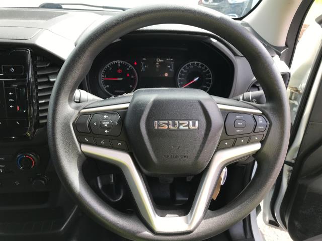 2021 Isuzu D-Max 1.9TD DOUBLE CAB 4X4 UTILITY 136PS EURO 6 (YK71ZHA) Image 13