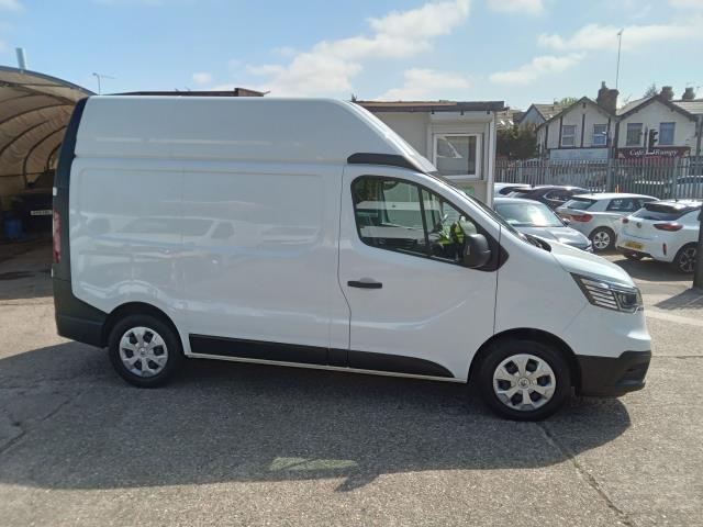 2022 Renault Trafic Sh30 Blue Dci 150 High Roof Business Van (YK72ZTW) Image 8