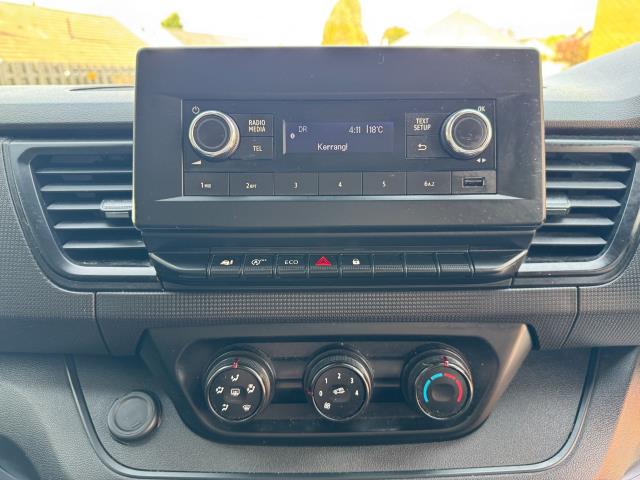 2022 Renault Trafic L1 H1 Sh30 Blue Dci 2.0 150 High Roof Business Van (YK72ZVB) Image 29