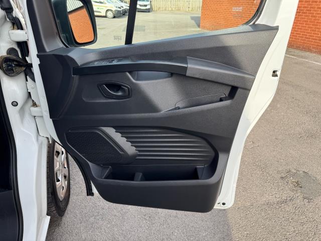 2022 Renault Trafic L1 H1 Sh30 Blue Dci 2.0 150 High Roof Business Van (YK72ZVB) Image 18