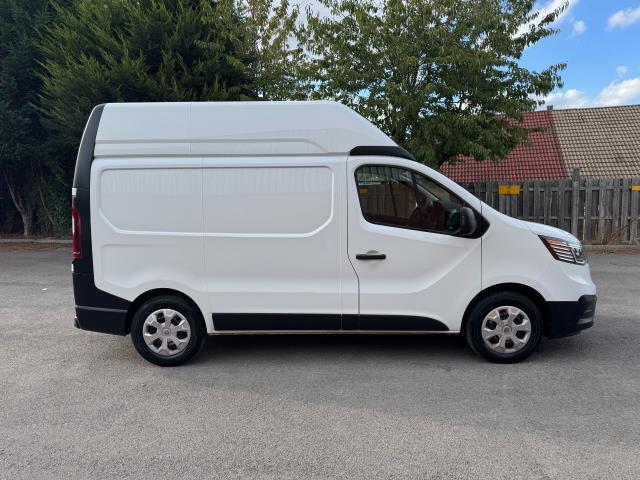 2022 Renault Trafic L1 H1 Sh30 Blue Dci 2.0 150 High Roof Business Van (YK72ZVB) Image 10