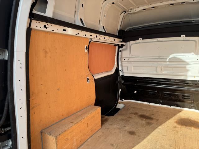 2022 Renault Trafic L1 H1 Sh30 Blue Dci 2.0 150 High Roof Business Van (YK72ZVB) Image 50