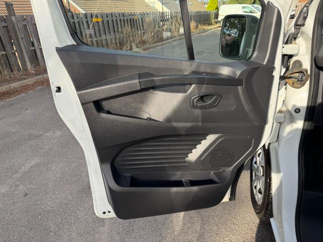 2022 Renault Trafic L1 H1 Sh30 Blue Dci 2.0 150 High Roof Business Van (YK72ZVB) Image 39
