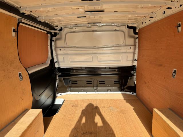 2022 Renault Trafic Sl30 Blue Dci 130 Business Van (YK72ZVE) Image 51