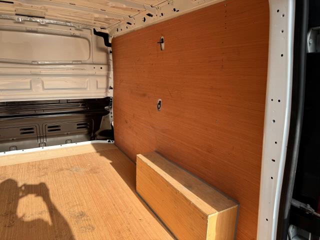 2022 Renault Trafic Sl30 Blue Dci 130 Business Van (YK72ZVE) Image 53
