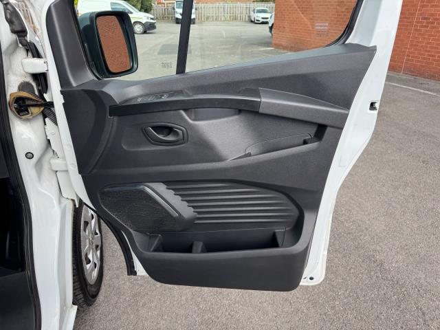 2022 Renault Trafic Sl30 Blue Dci 130 Business Van (YK72ZVE) Image 18