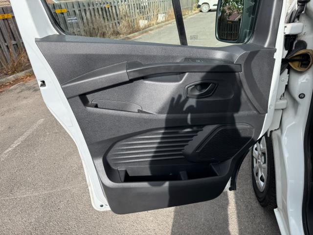 2022 Renault Trafic Sl30 Blue Dci 130 Business Van (YK72ZVE) Image 40