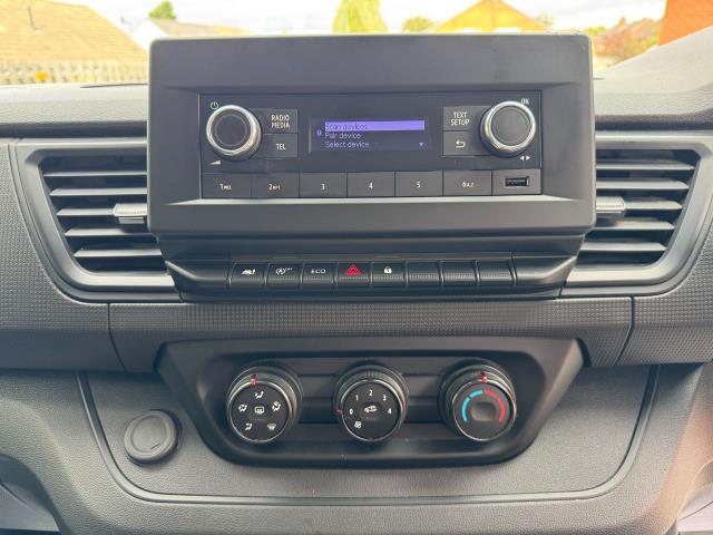 2022 Renault Trafic Sl30 Blue Dci 130 Business Van (YK72ZVE) Image 31